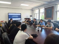 结业生代表连系本身进修糊口的履历和